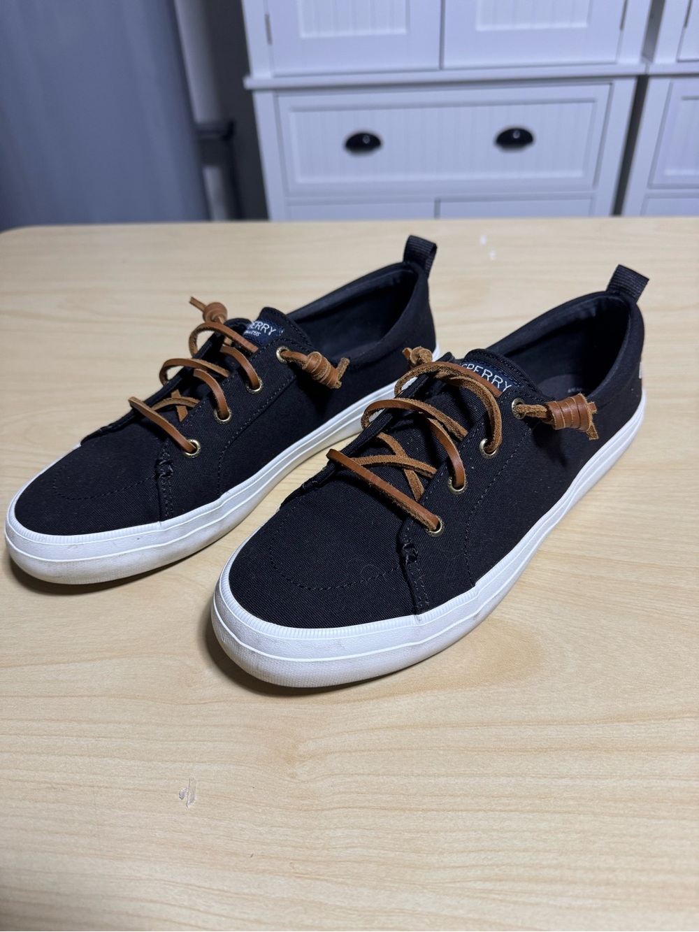 Sperry Crest Vibe Black Canvas Boat Shoes with Brown Leather Laces, 8.5